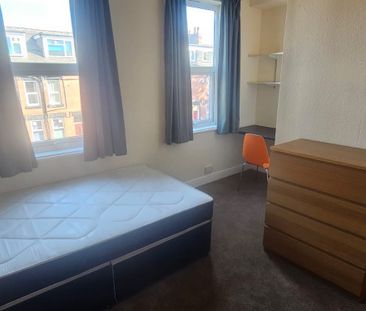 4 Bed - 6 Winfield Terrace, Woodhouse, Leeds - LS2 9BD - Student - Photo 4