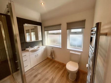 Ridgehurst Avenue, Watford - Photo 5