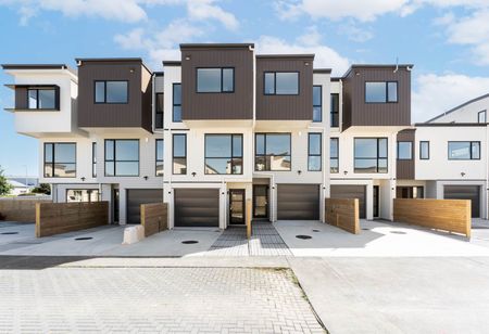 NEWLY built sunny FOUR bedroom townhouse in Hobsonville - Photo 5