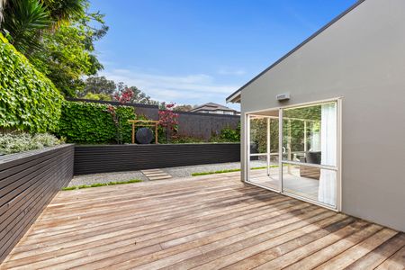 Executive Family Living - Photo 2