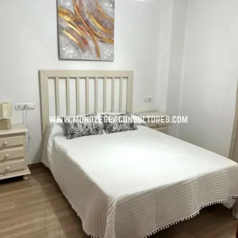 Piso en alquiler en Centro - Photo 1
