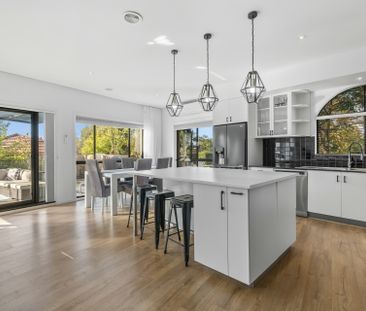 Stunning Family Home - Photo 1