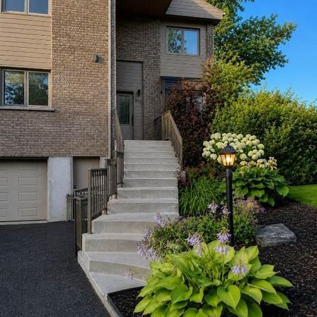✨ Superbe 5½ lumineux avec mezzanine et terrasse, Électroménager inclus – St-Bruno-de-Montarville ✨ - Photo 3