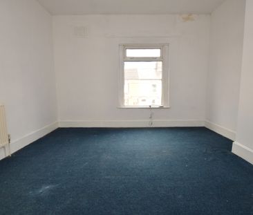 2 Bedroom Terraced House - Photo 2