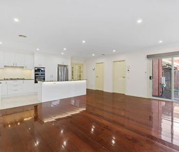 Elegant and spacious living in secure Jenin Gardens - Photo 3