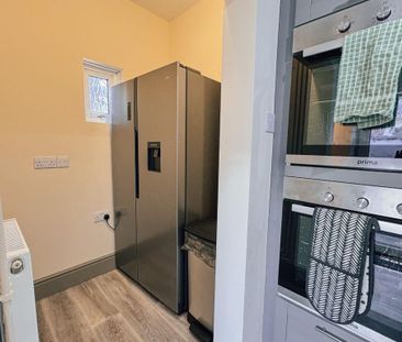 1 bedroom in a house share to rent - Photo 6