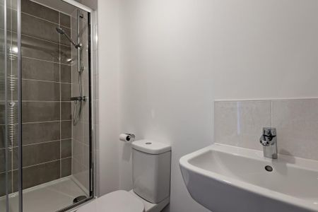 3 bedroom semi-detached house to rent - Photo 3