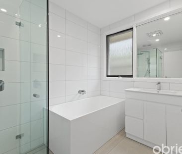 Spacious Family Home - Photo 6