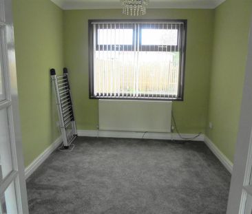 3 bedroom semi-detached house to rent - Photo 3