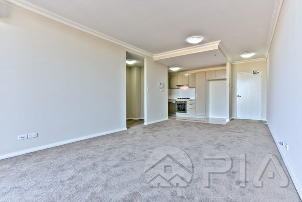 Modern 1 bedroom apartment with FREE GYM in Unrivalled Location! - Photo 1