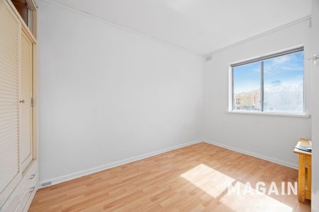 Townhouse in great location - Photo 5