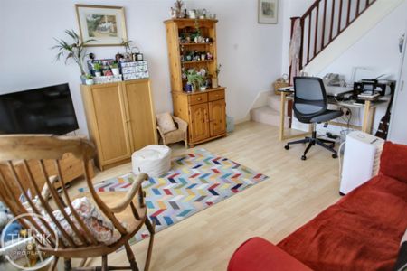 2 Bedroom House to let - Photo 3