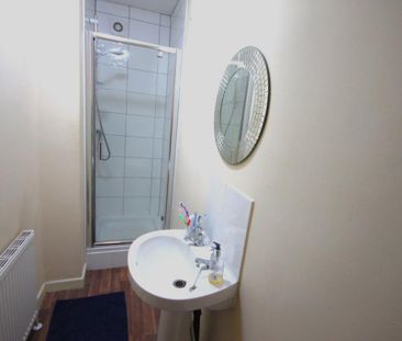 3 bedroom detached bungalow to rent - Photo 2