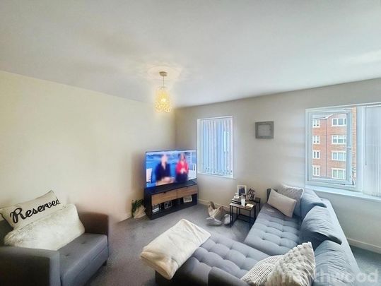 2 bedroom flat to rent - Photo 1