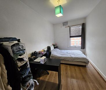 2 bedroom flat to rent - Photo 6