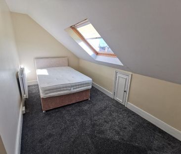 2 bedroom maisonette to rent - Photo 4
