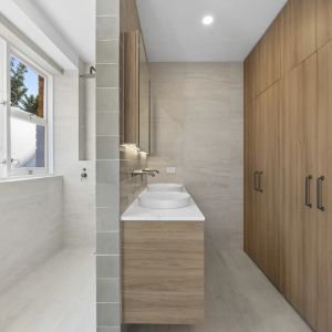 Sun-Drenched North-Facing Apartment in a Quiet Collaroy Setting - Photo 3