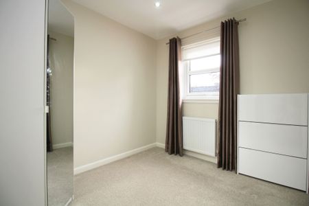 The Dell, Newton Mearns, Glasgow - Photo 3