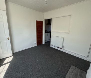 Hedon Road, HULL - Photo 4