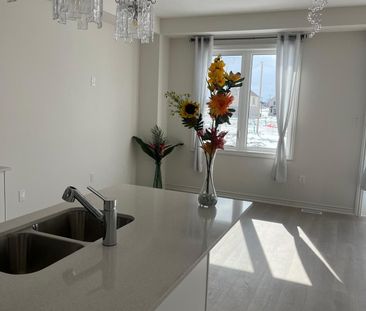 For Lease - 68 Sanderson Drive, Kawartha Lakes, Ontario - Photo 4