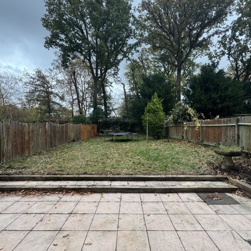 Punch Copse Road, CRAWLEY - Photo 1