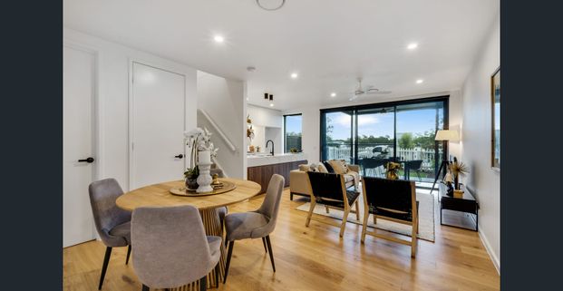 Timeless Design, Connected Lifestyle - Photo 1