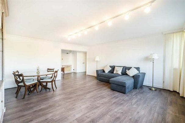 The Quadrangle, Hyde Park, W2 - Photo 1