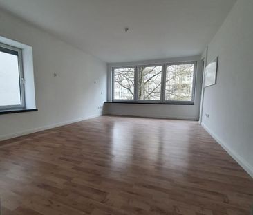 modernisierte 3 ZKB Wohnung mit Balkon in Kassel an der Stadthalle ... - Foto 1