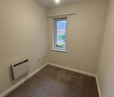 2 bedroom ground floor flat to rent - Photo 5