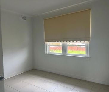 GREAT LOCATION! - Photo 2