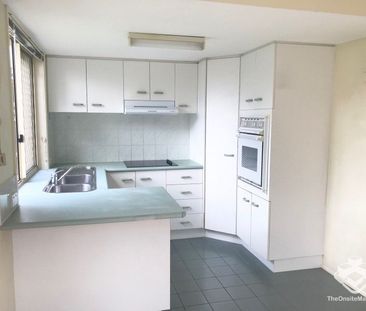 3 BEDROOM TOWNHOUSEâWarrigal State School Catchment - Photo 6