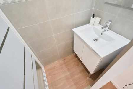 CHEVIGNE VL Roommate 4 Bedrooms at Reims - Photo 4