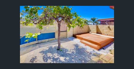 WHAT A LOCATION! - Photo 2