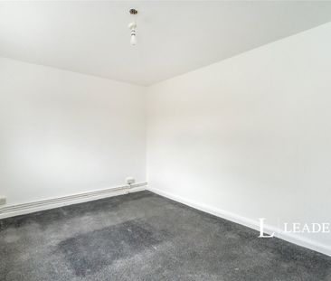 3 bedroom apartment to rent Park Parade, Havant, Hampshire, PO9 - Photo 4