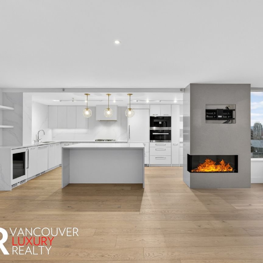 Condo in Downtown Vancouver, British Columbia - Photo 1