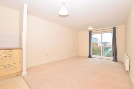 2 bedroom apartment to rent - Photo 3