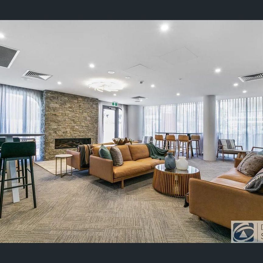 Designer Beachfront Apartment - Photo 1