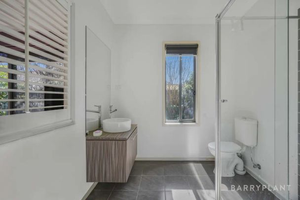 “Beautiful Family Home in Sought-After Lakeside Estate” - Photo 1