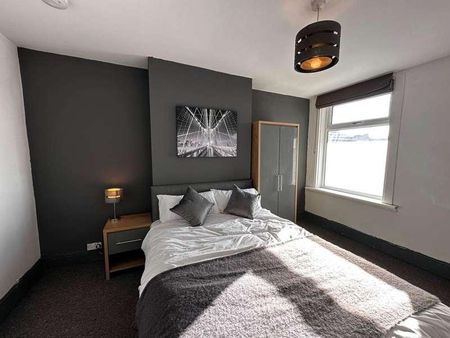 Park Street, Grimsby, DN32 - Photo 5