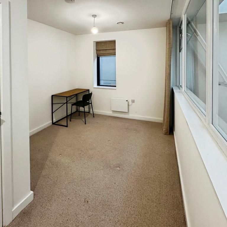 4 bedroom terraced house to rent - Photo 1