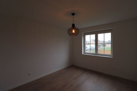 Nieuwbouwwoning met 3 slaapkamers, zolder, tuin en 2 autostaanplaatsen. - Photo 5