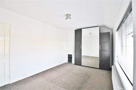 Lyminton Road, Dagenham, Essex, RM8 1RR - Photo 3