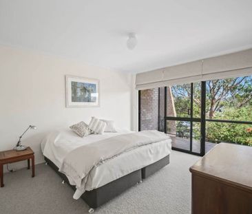 Absolute beachfront 3 Bdrm townhouse with direct access to Boomeran... - Photo 4