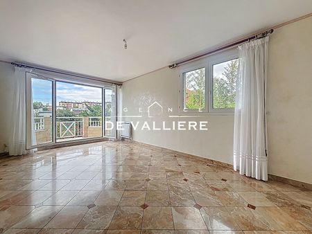 Location Appartement 3 pièces 80m² NANTERRE 92000 - Photo 2