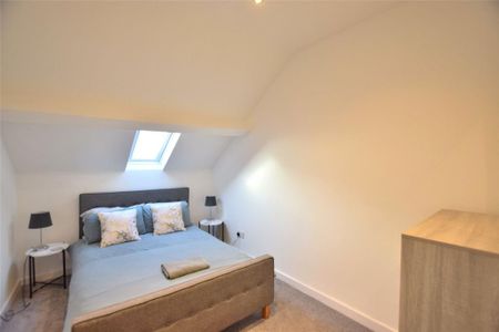 4 bedroom flat to rent - Photo 5