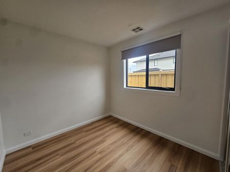 Stunning Family Home - Photo 3