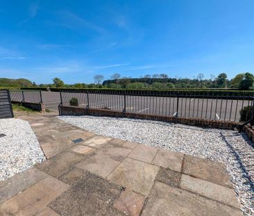 2 bedroom barn conversion to rent - Photo 2