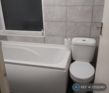 3 bedroom terraced house to rent - Photo 6