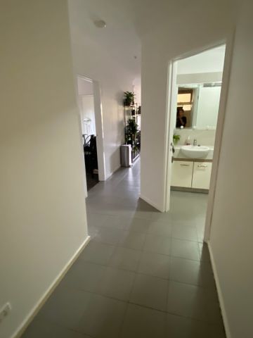 Caulfield East - Photo 3