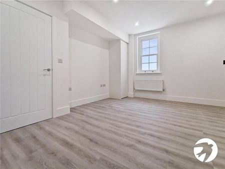 2 bedroom penthouse to rent - Photo 5